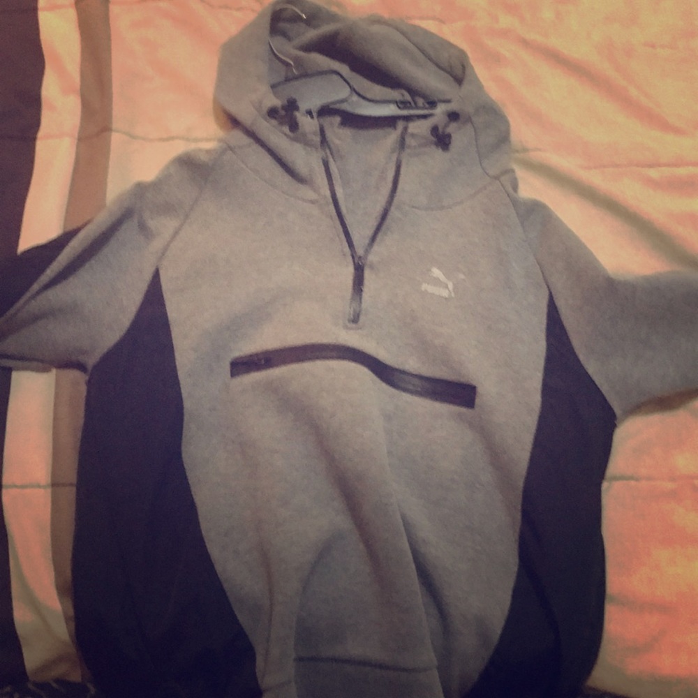 Puma hoodie Large